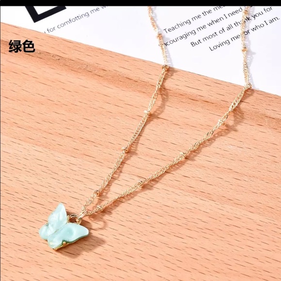 Jewelry - Cute butterfly necklace